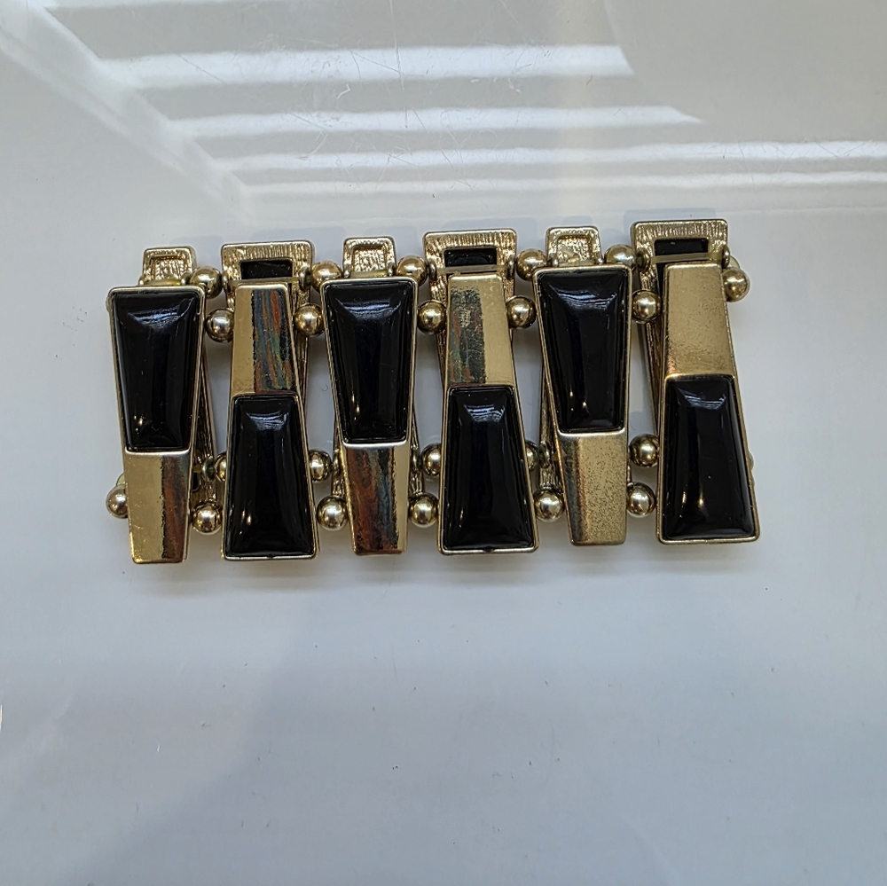 Elegant Black and Gold Bracelet